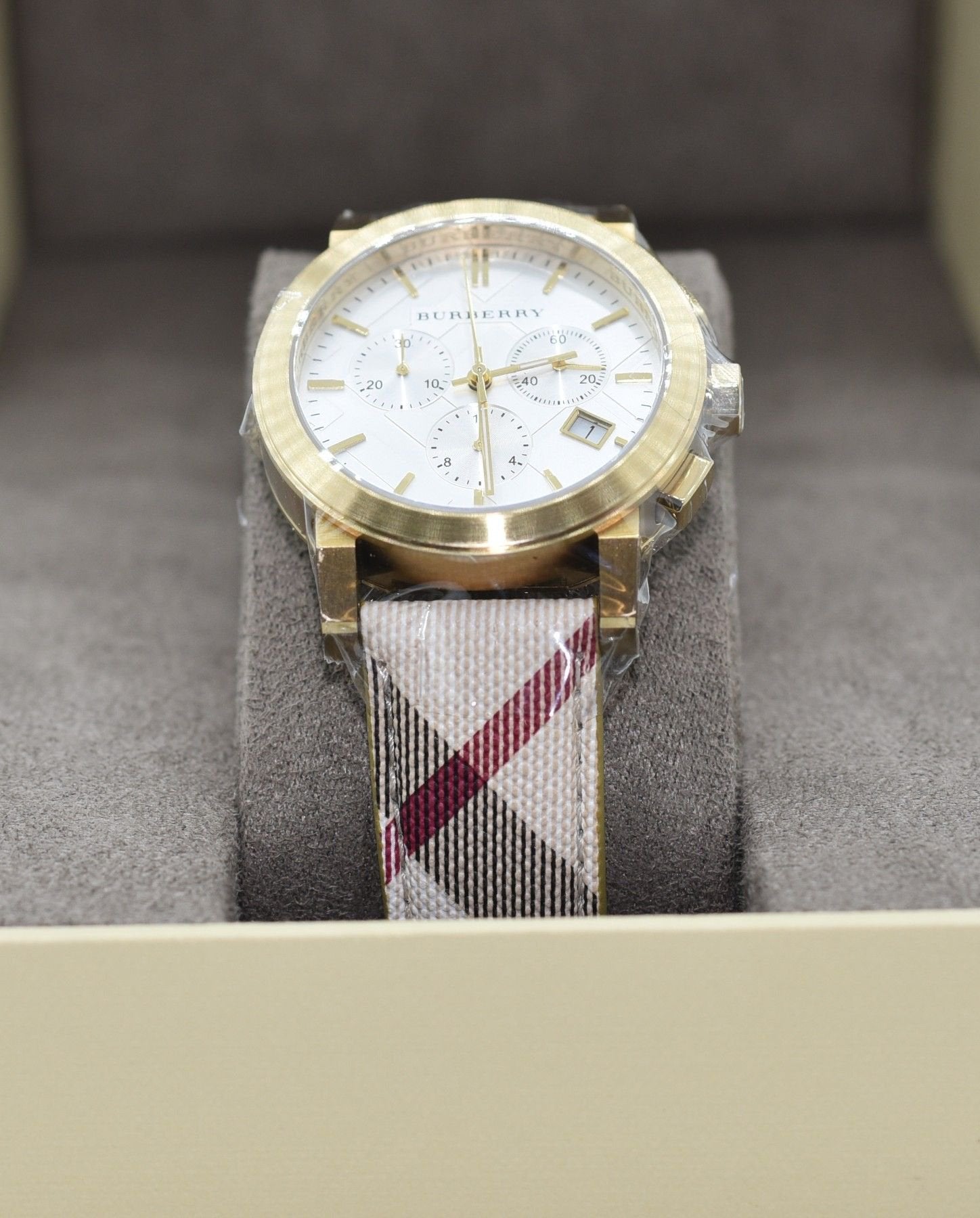 Burberry Heritage Nova Heritage White Dial Leather Strap Watch for Women - BU1395