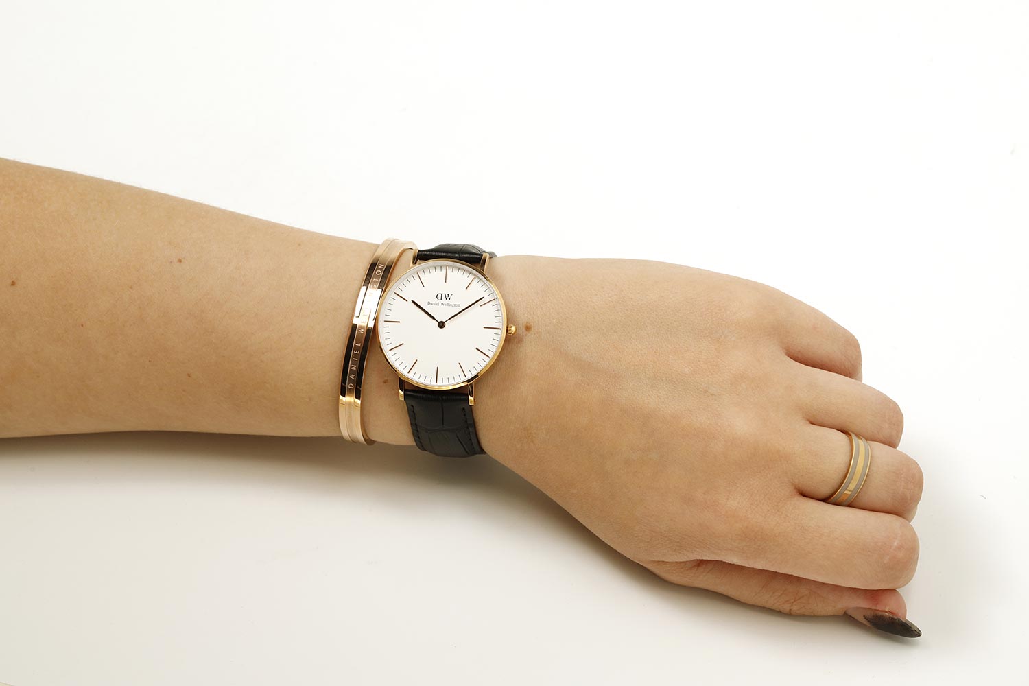 Shop Authentic Daniel Wellington Classic Reading White Dial Black Leather Strap Watch For Women - DW00100041 - Luxxuri