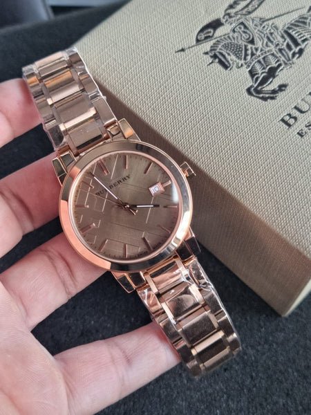 Shop Authentic Burberry The City White Dial Rose Gold Steel Strap Watch for Women - BU9004 - Luxxuri