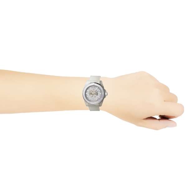  Shop Authentic Gucci Dive Automatic White Dial White Rubber Strap Unisex Watch - YA136342 - Luxxuri