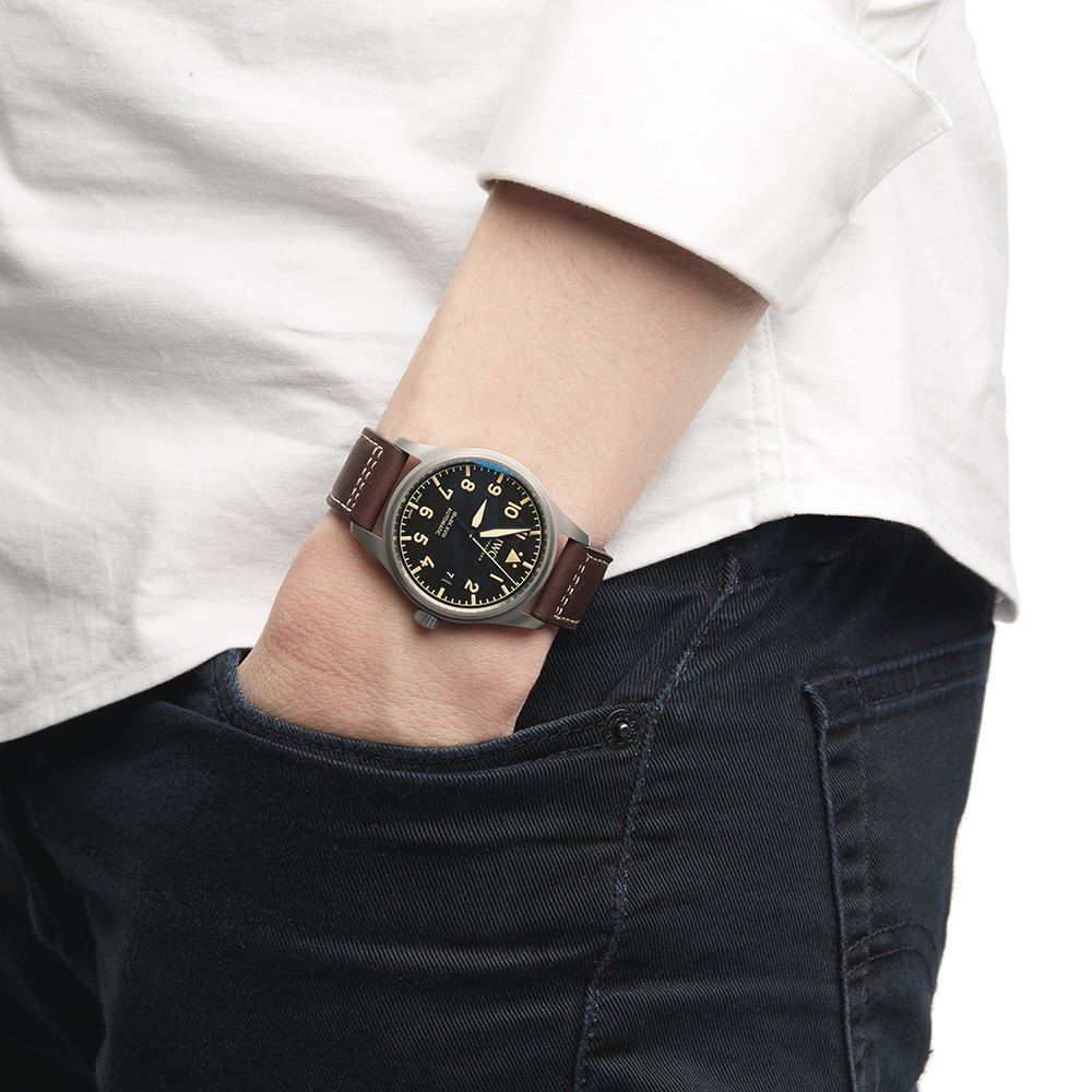  Shop Authentic IWC Pilot's Watch Mark XVIII 40mm Black Dial Brown Leather Strap Watch for Men - IW327006 - Luxxuri