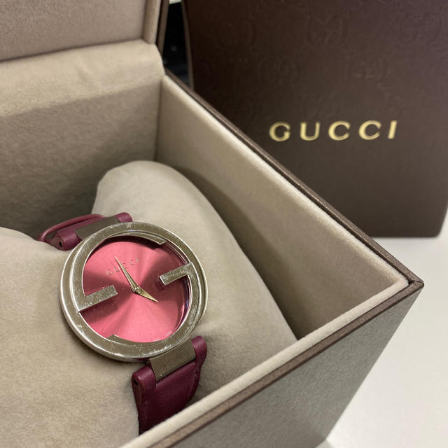 Gucci Interlocking G Quartz Pink Dial Pink Leather Strap Watch For Women - YA133321