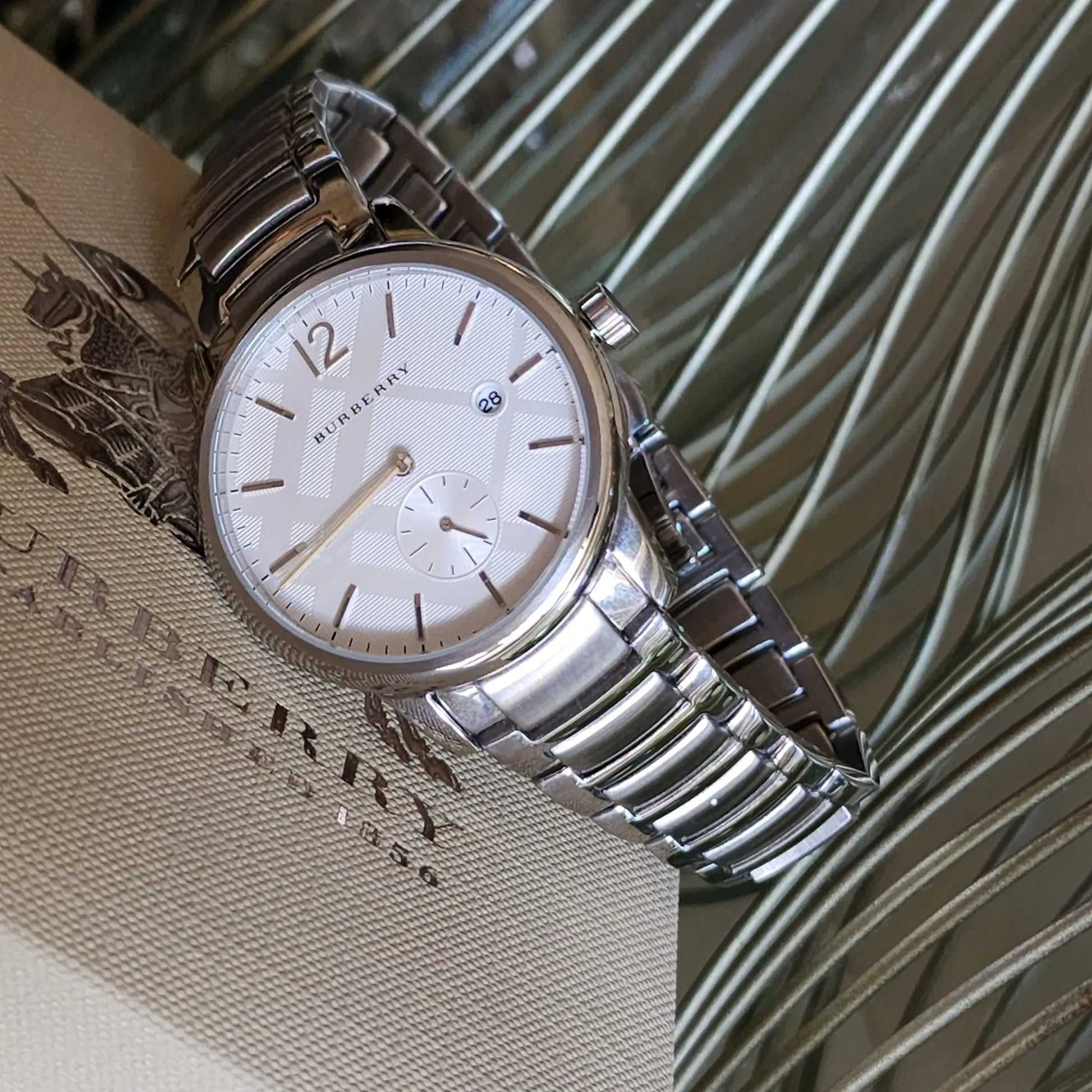  Shop Authentic Burberry The Classic Silver Dial Silver Steel Strap Watch for Men - BU10004 - Luxxuri