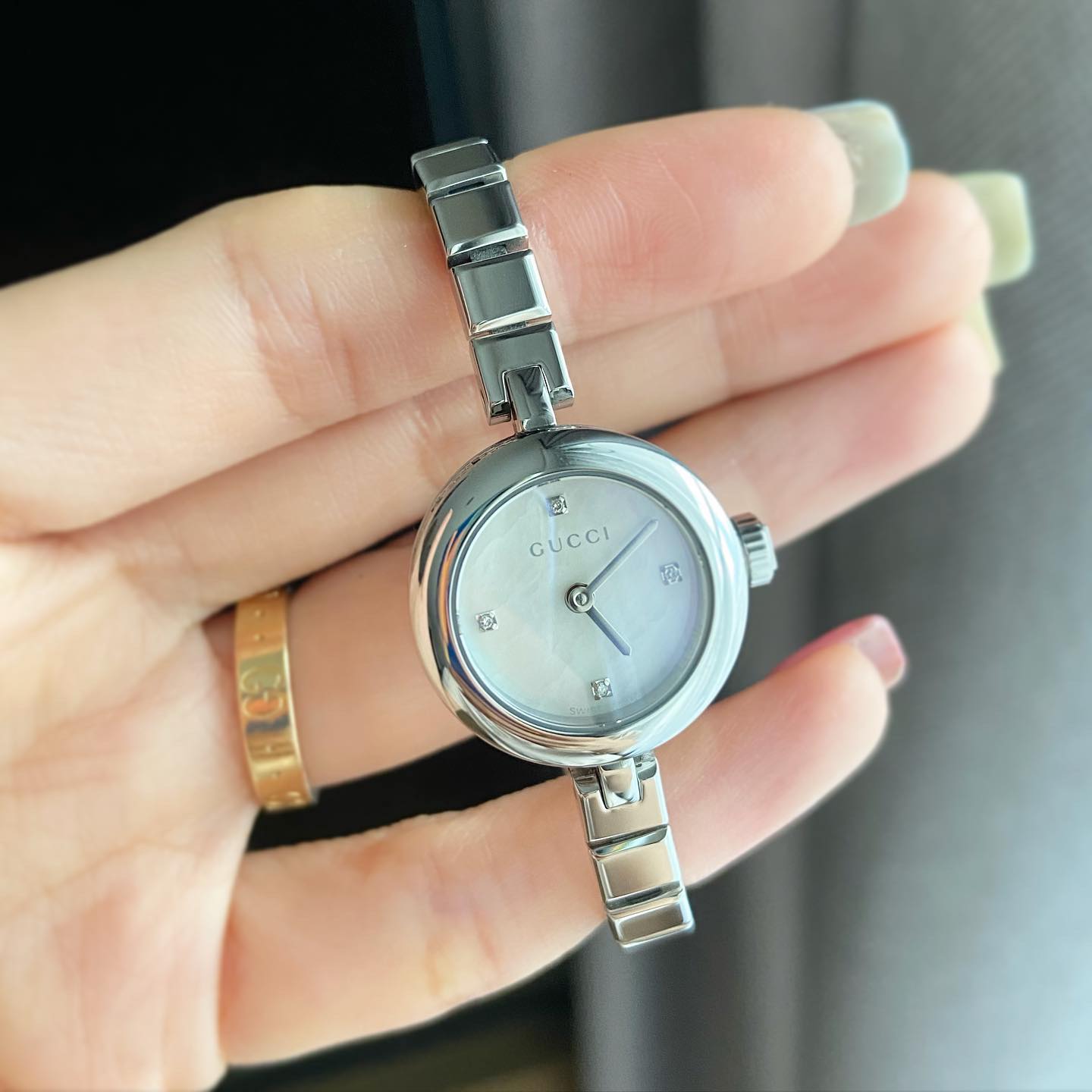  Shop Authentic Gucci Diamantissima Quartz Diamonds White Dial Silver Steel Strap Watch For Women - YA141503 - Luxxuri
