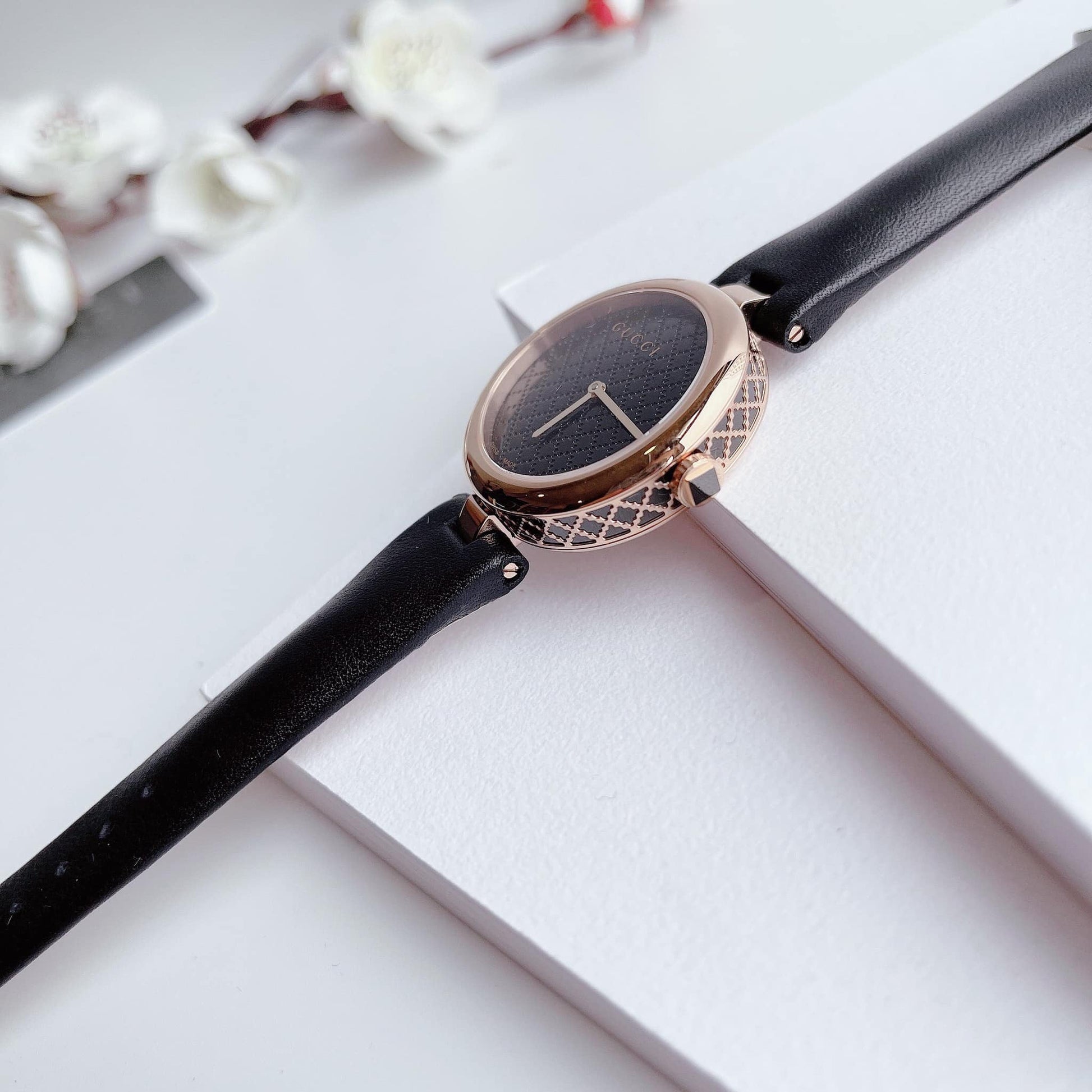  Shop Authentic Gucci Diamantissima Quartz Black Dial Black Leather Strap Watch for Women - YA141401 - Luxxuri