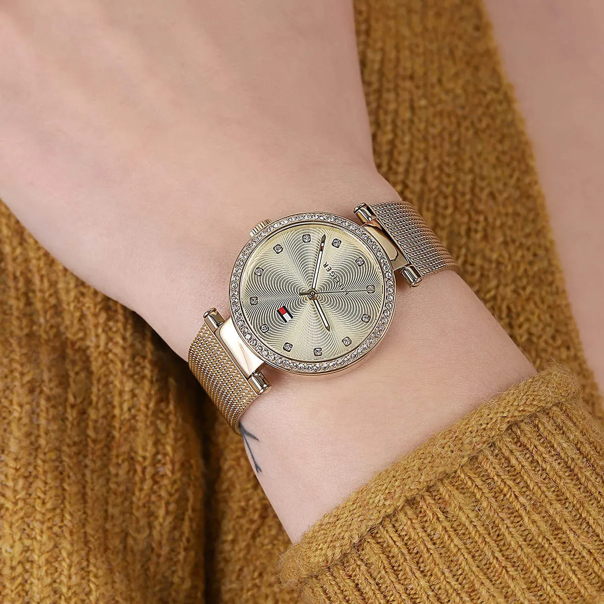  Shop Authentic Tommy Hilfiger Lynn Quartz Gold Dial Gold Mesh Bracelet Watch For Women - 1781864 - Luxxuri