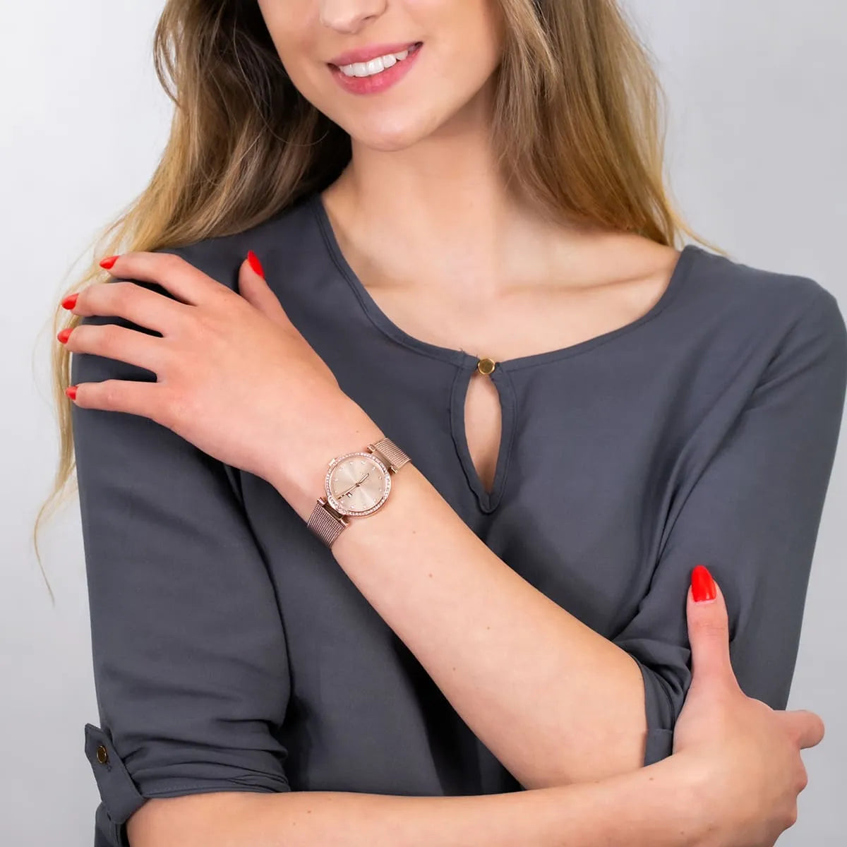  Shop Authentic Tommy Hilfiger Lynn Quartz Rose Gold Dial Rose Gold Mesh Bracelet Watch For Women - 1781865 - Luxxuri