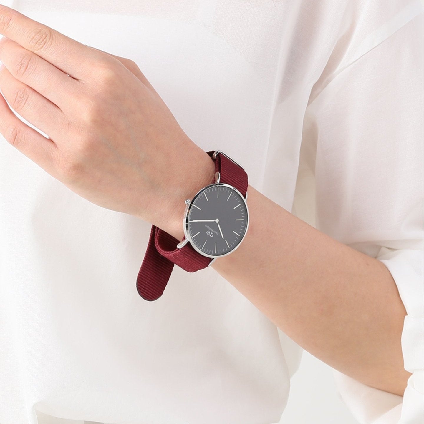  Shop Authentic Daniel Wellington Classic Roselyn Black Dial Red NATO Strap Dial Watch For Women - DW00100270 - Luxxuri