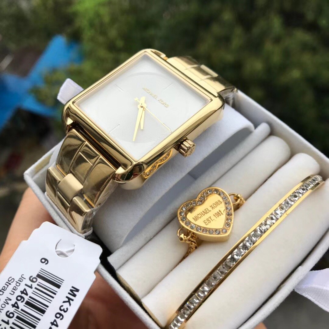  Shop Authentic Michael Kors Lake Quartz White Dial Gold Steel Strap Watch For Women - MK3644 - Luxxuri