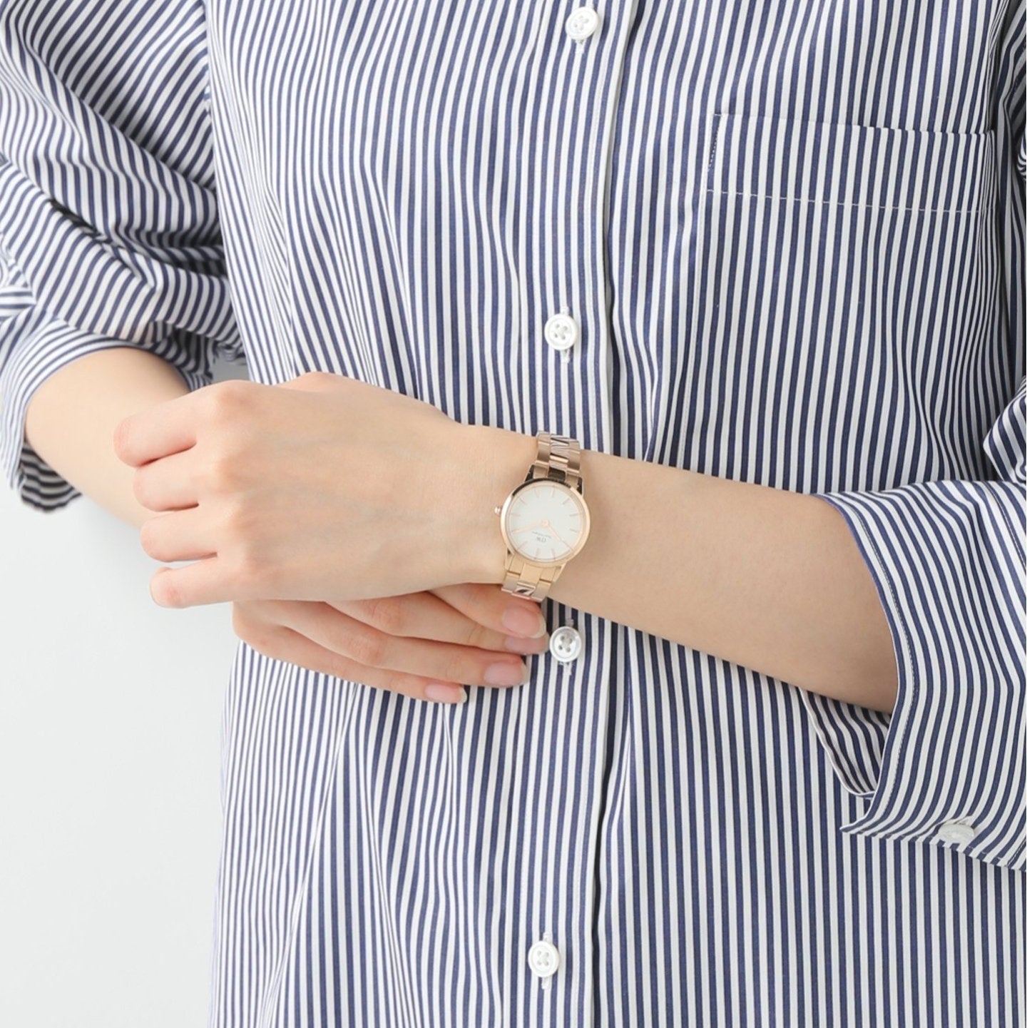  Shop Authentic Daniel Wellington Iconic Link White Dial Rose Gold Steel Strap Watch for Women - DW00100213 - Luxxuri