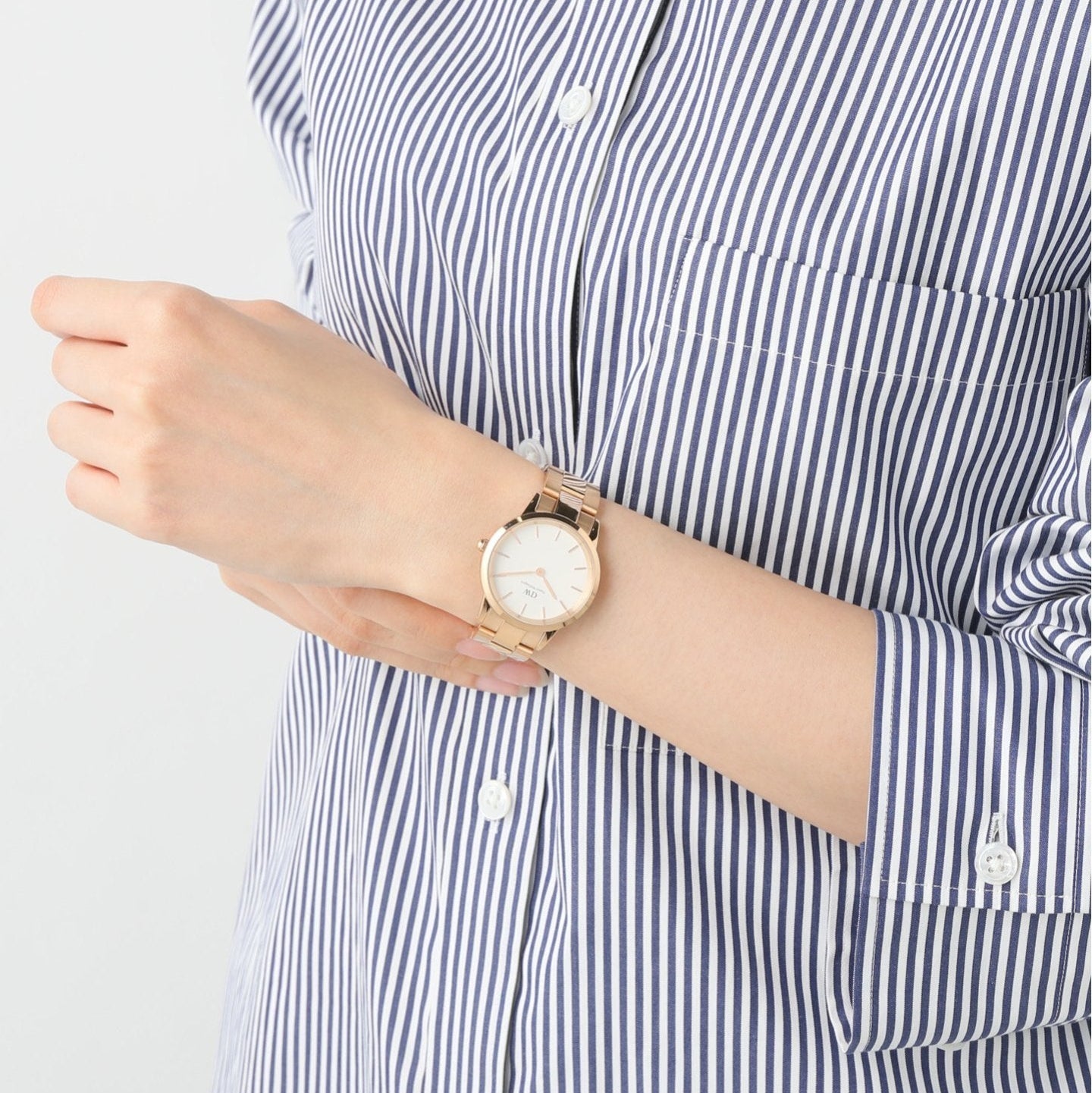  Shop Authentic Daniel Wellington Iconic Link White Dial Rose Gold Steel Strap Watch For Women - DW00100211 - Luxxuri