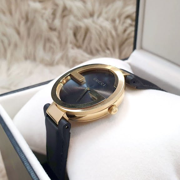  Shop Authentic Gucci Interlocking G Gold Black Dial Black Leather Strap Unisex Watch - YA133326 - Luxxuri