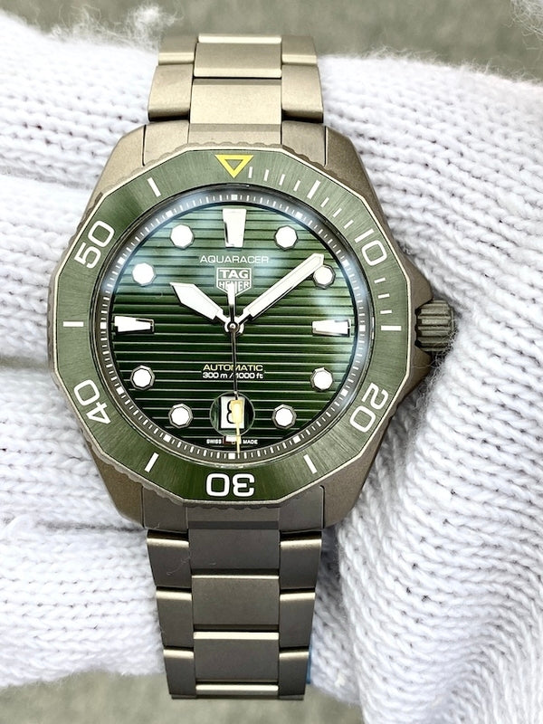  Shop Authentic Tag Heuer Aquaracer Professional 300 Automatic Green Dial Silver Steel Strap Watch for Men - WBP208B.BF0631 - Luxxuri
