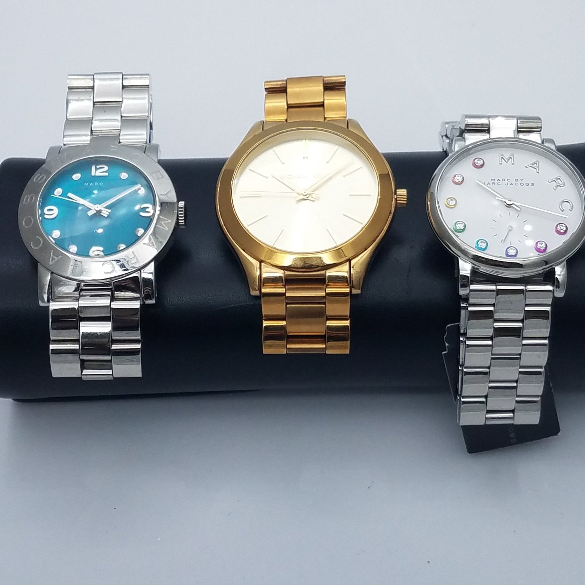  Shop Authentic Marc Jacobs Amy Blue Dial Silver Steel Strap Watch for Women - MBM3272 - Luxxuri