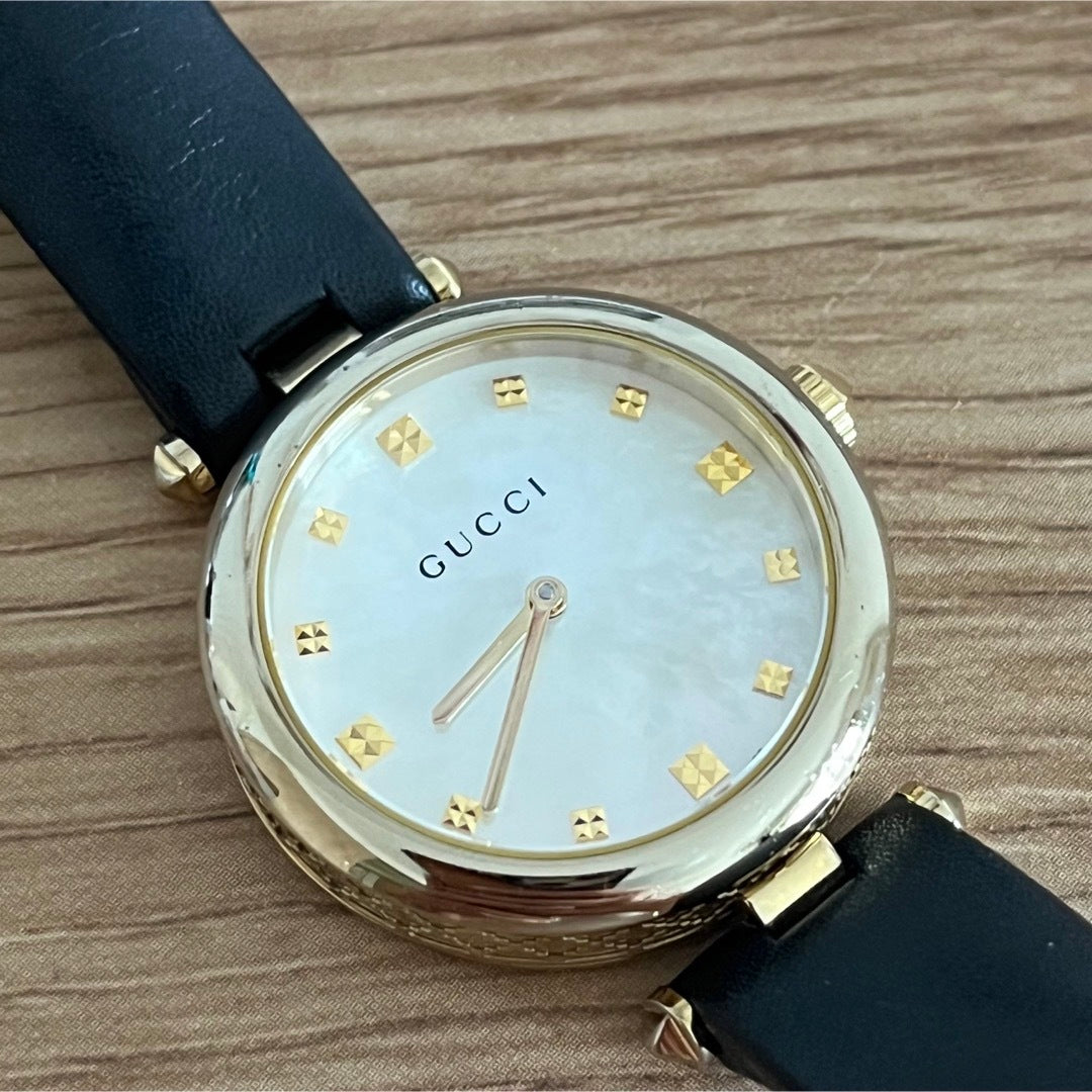  Shop Authentic Gucci Diamantissima Quartz Mother of Pearl Dial Black Leather Strap Watch for Women - YA141404 - Luxxuri