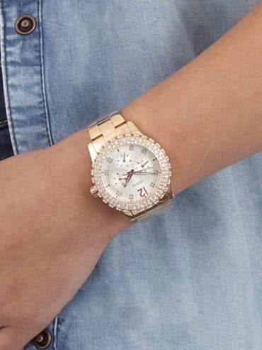  Shop Authentic Guess Dazzler Diamonds Silver Dial Rose Gold Steel Strap Watch for Women - W0335L3 - Luxxuri