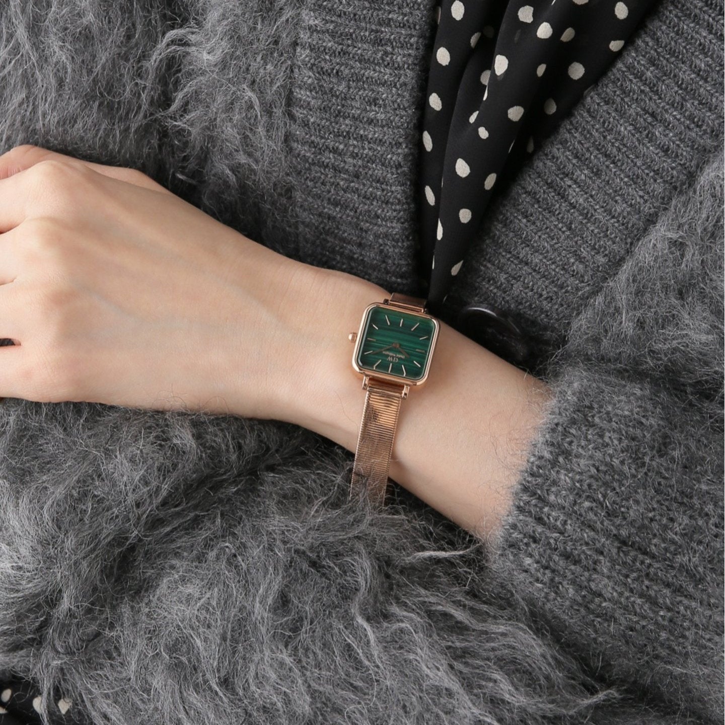  Shop Authentic Daniel Wellington Quadro Studio Green Dial Rose Gold Mesh Strap Watch For Women - DW00100520 - Luxxuri