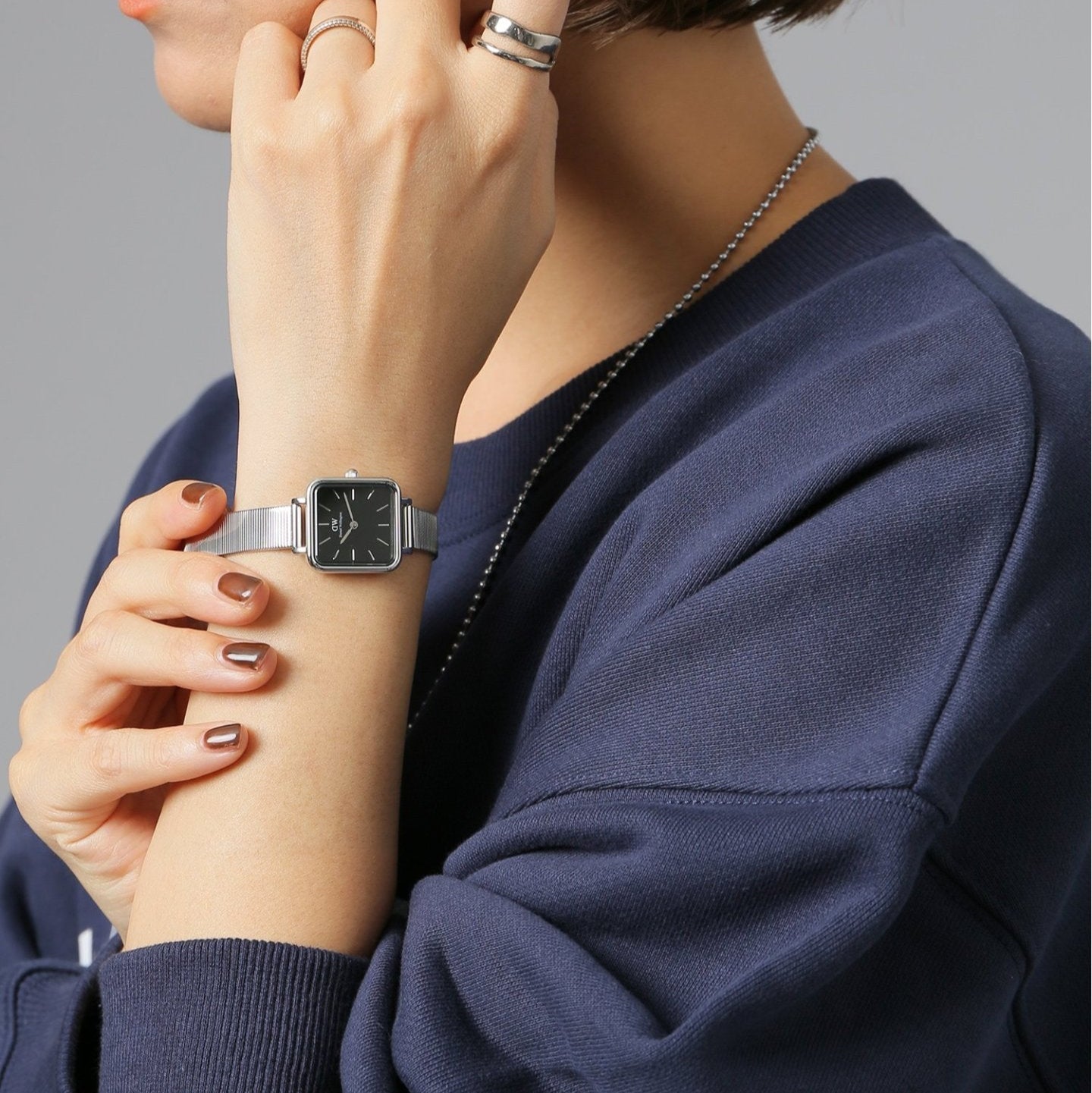  Shop Authentic Daniel Wellington Quadro Studio Black Dial Silver Mesh Strap Watch For Women - DW00100522 - Luxxuri