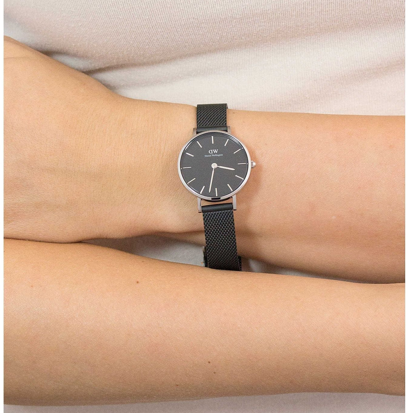  Shop Authentic Daniel Wellington Petite Ashfield Black Dial Black Mesh Strap Watch For Women - DW00100246 - Luxxuri