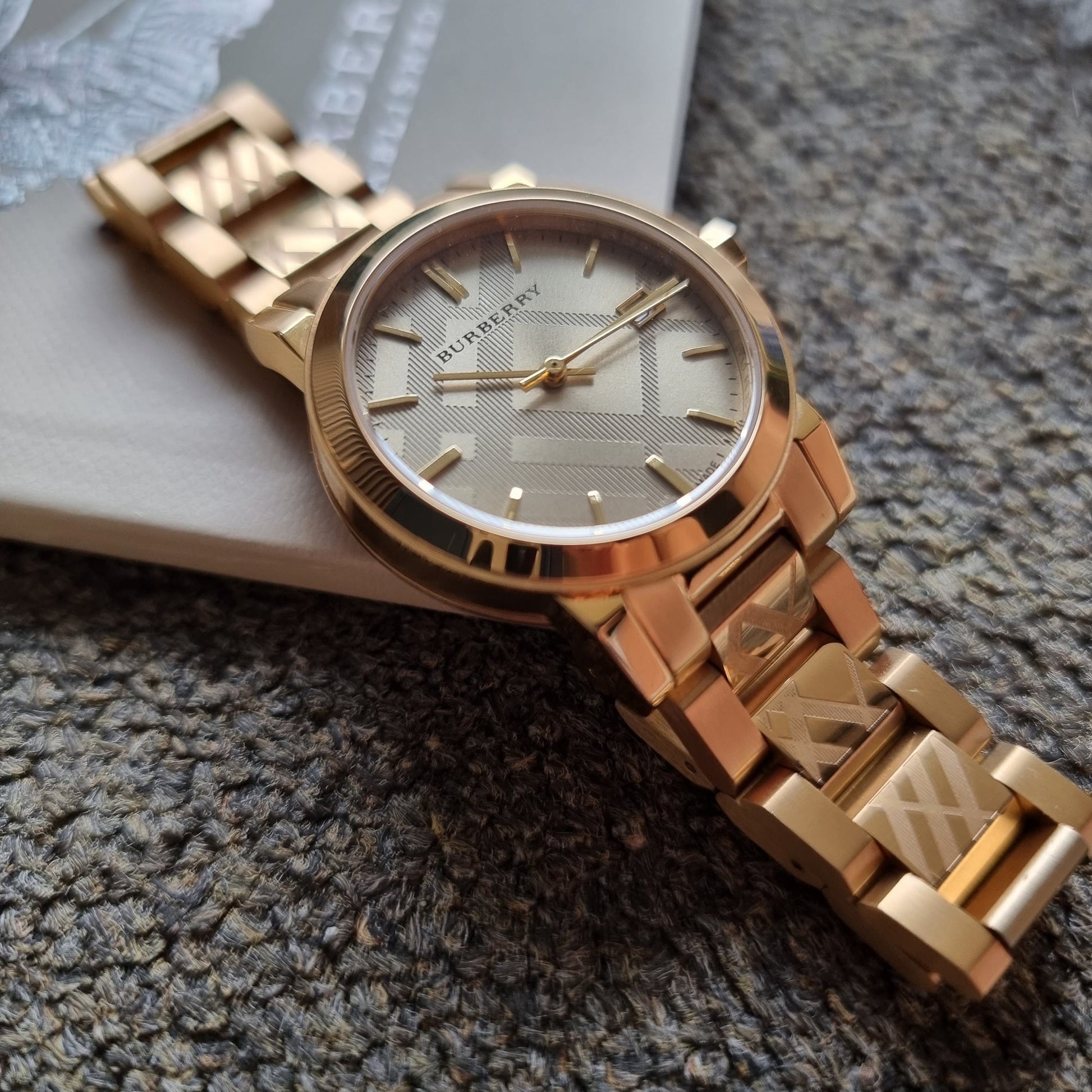  Shop Authentic Burberry The City Gold Dial Gold Steel Strap Watch for Women - BU9145 - Luxxuri