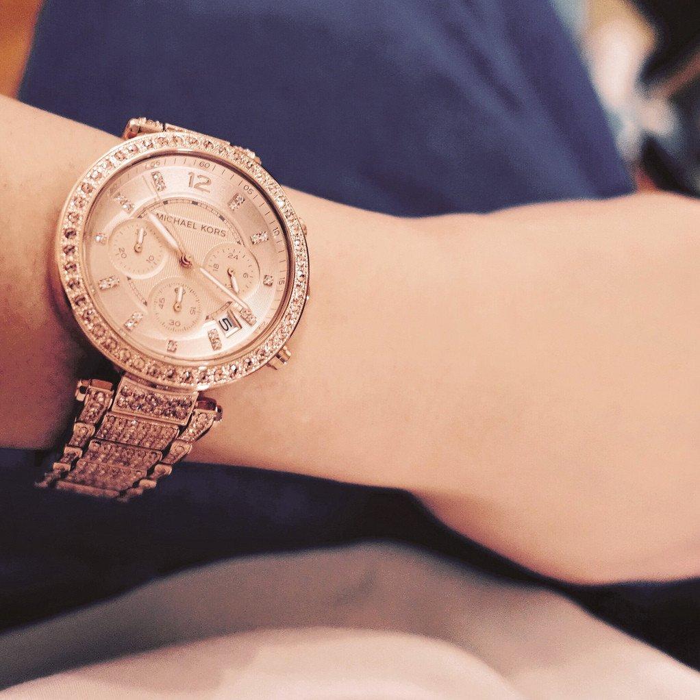  Shop Authentic Michael Kors Uptown Glam Parker Chronograph Rose Gold Dial Steel Strap Watch for Women - MK5663 - Luxxuri