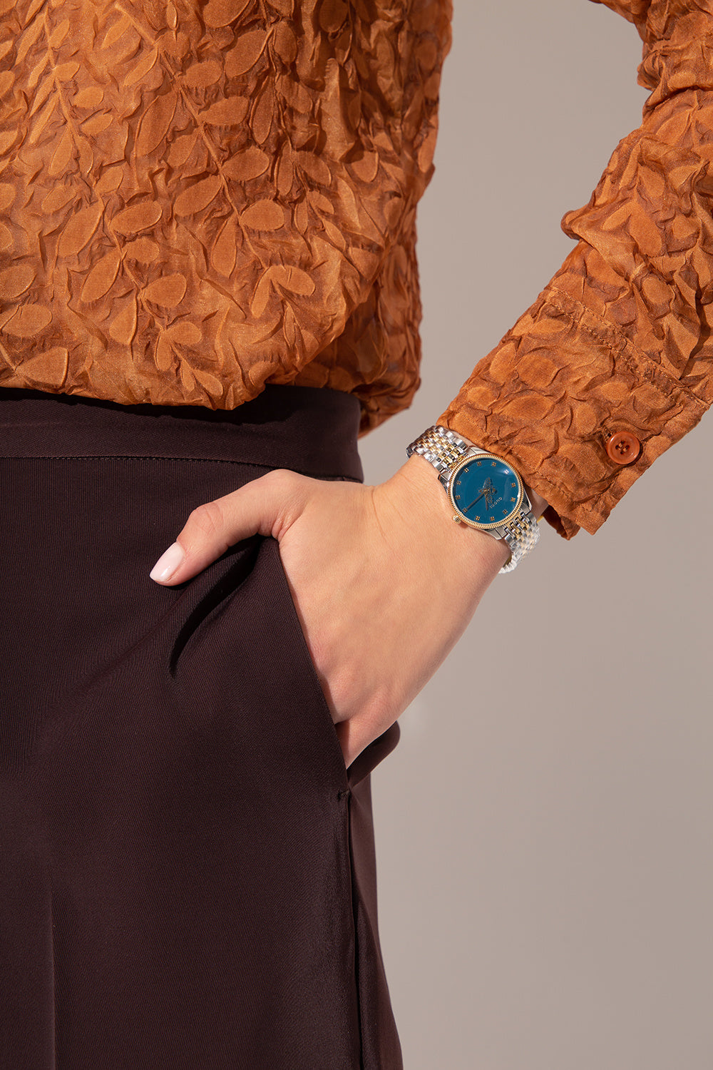  Shop Authentic Gucci G Timeless Quartz Blue Dial Two Tone Steel Strap Watch For Women - YA1265029 - Luxxuri