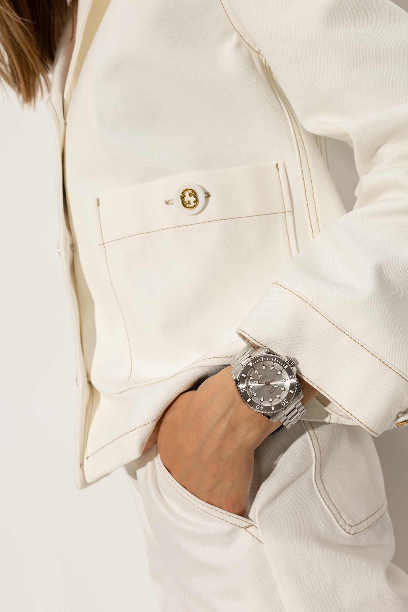  Shop Authentic Gucci Dive Automatic Silver Dial Silver Steel Strap Watch for Men - YA136354 - Luxxuri