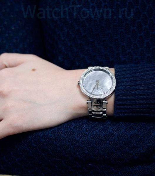  Shop Authentic Michael Kors Parker Mother of Pearl Silver Steel Strap Watch for Women - MK6424 - Luxxuri