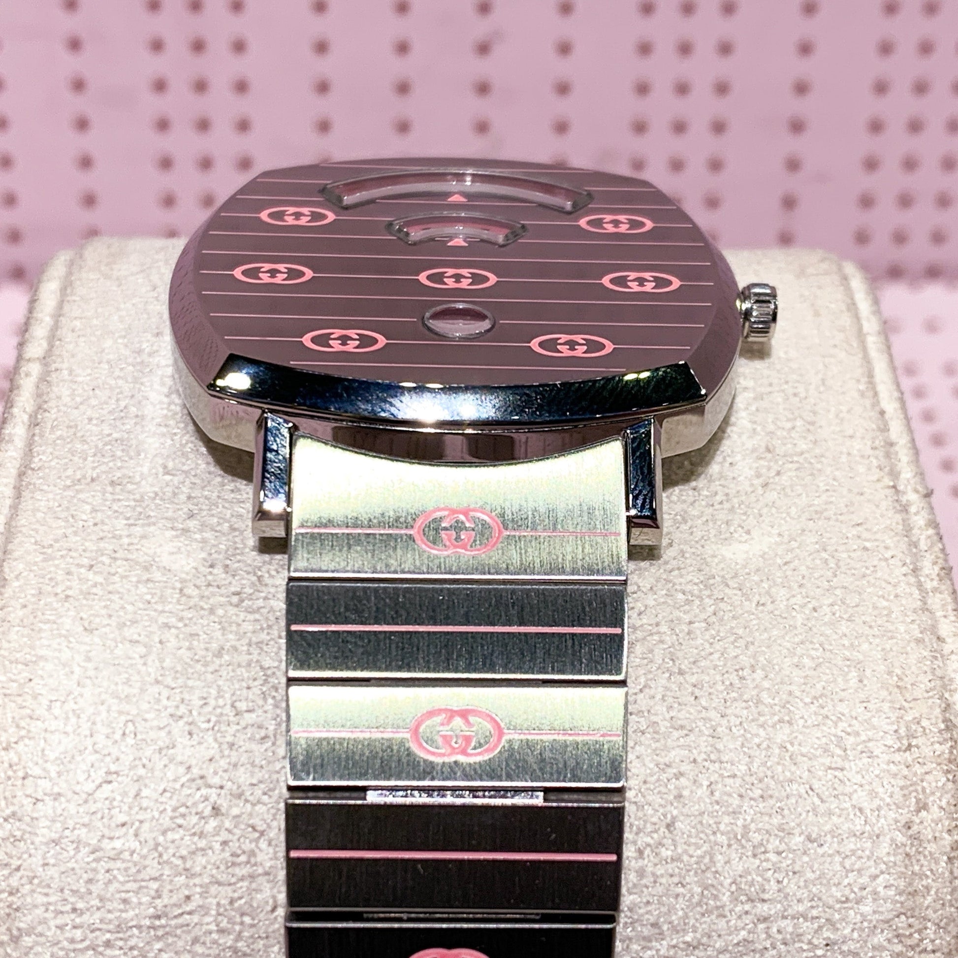  Shop Authentic Gucci Grip Quartz Silver Dial Silver Steel Strap Watch For Women - YA157438 - Luxxuri