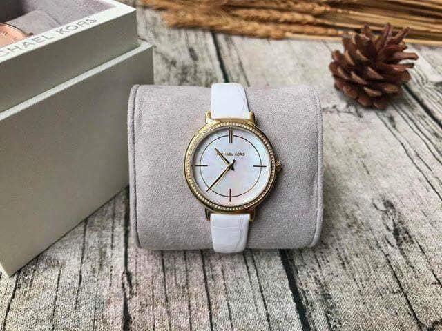  Shop Authentic Michael Kors Cinthia Mother of Pearl Dial White Leather Strap Watch for Women - MK2662 - Luxxuri