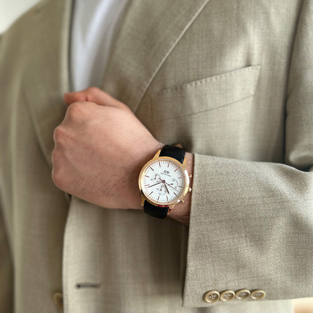  Shop Authentic Daniel Wellington Iconic Chronograph Sheffield White Dial Black Leather Strap Watch For Men - DW00100646 - Luxxuri