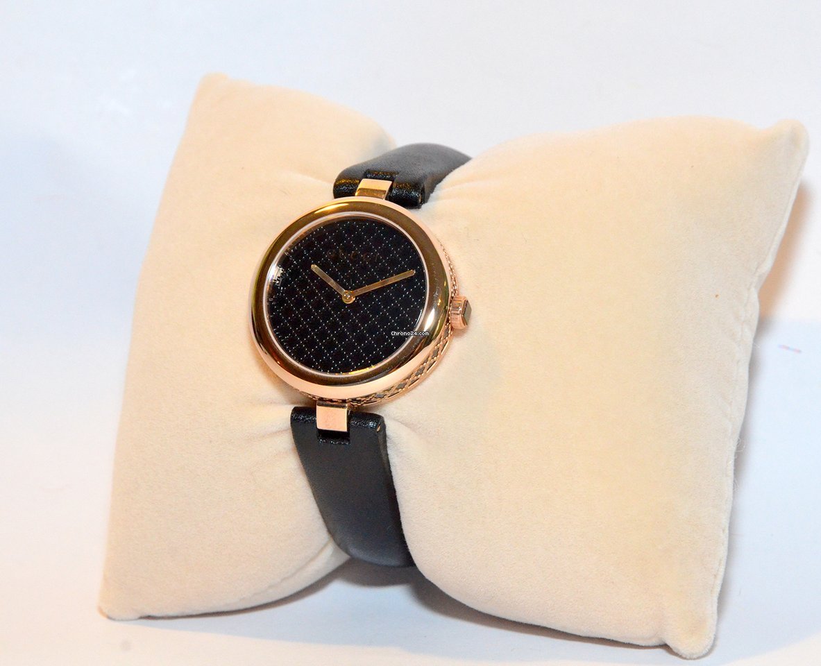  Shop Authentic Gucci Diamantissima Quartz Black Dial Black Leather Strap Watch for Women - YA141401 - Luxxuri
