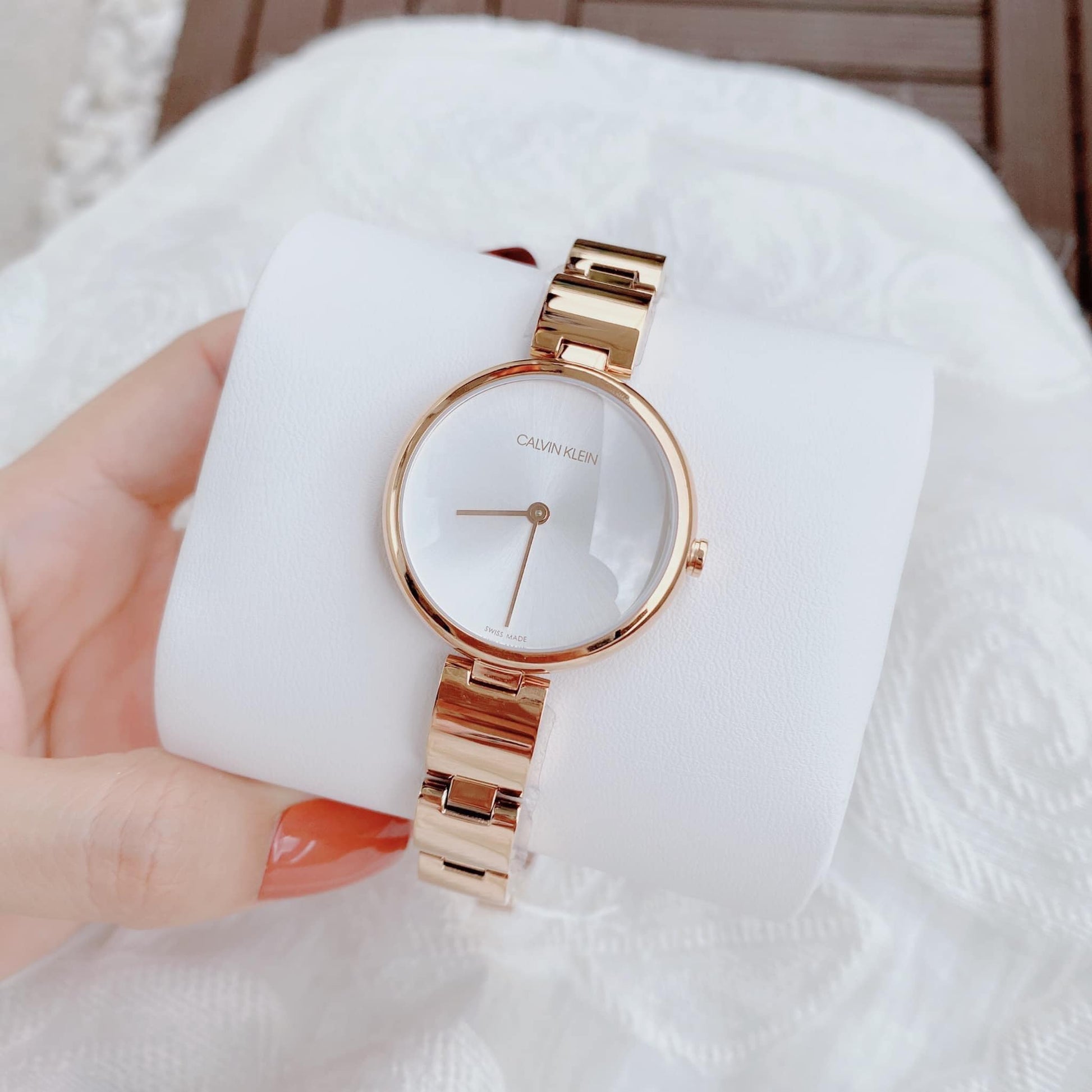  Shop Authentic Calvin Klein Wavy White Dial Rose Gold Steel Strap Watch for Women - K9U23646 - Luxxuri