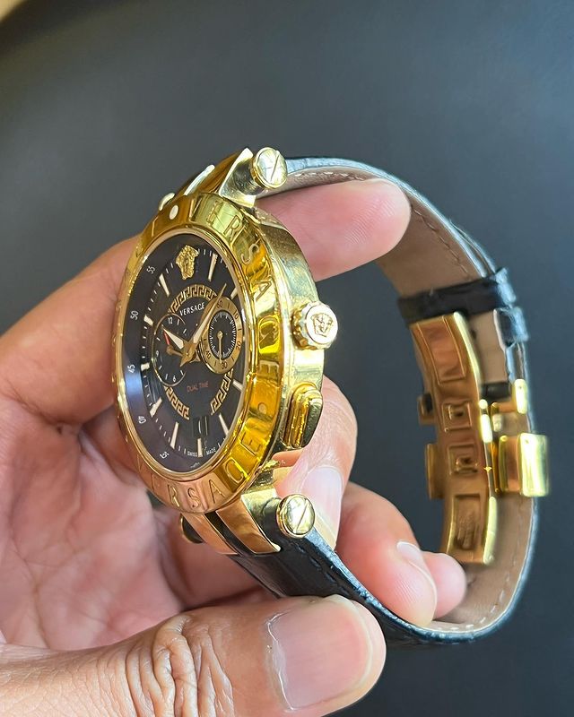  Shop Authentic Versace V-Race Quartz Black Dial Black Leather Strap Watch For Men - VEBV00119 - Luxxuri