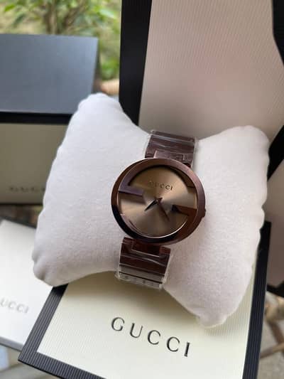  Shop Authentic Gucci Interlocking Iconic Brown Dial Brown Leather Strap Watch For Women - YA133207 - Luxxuri