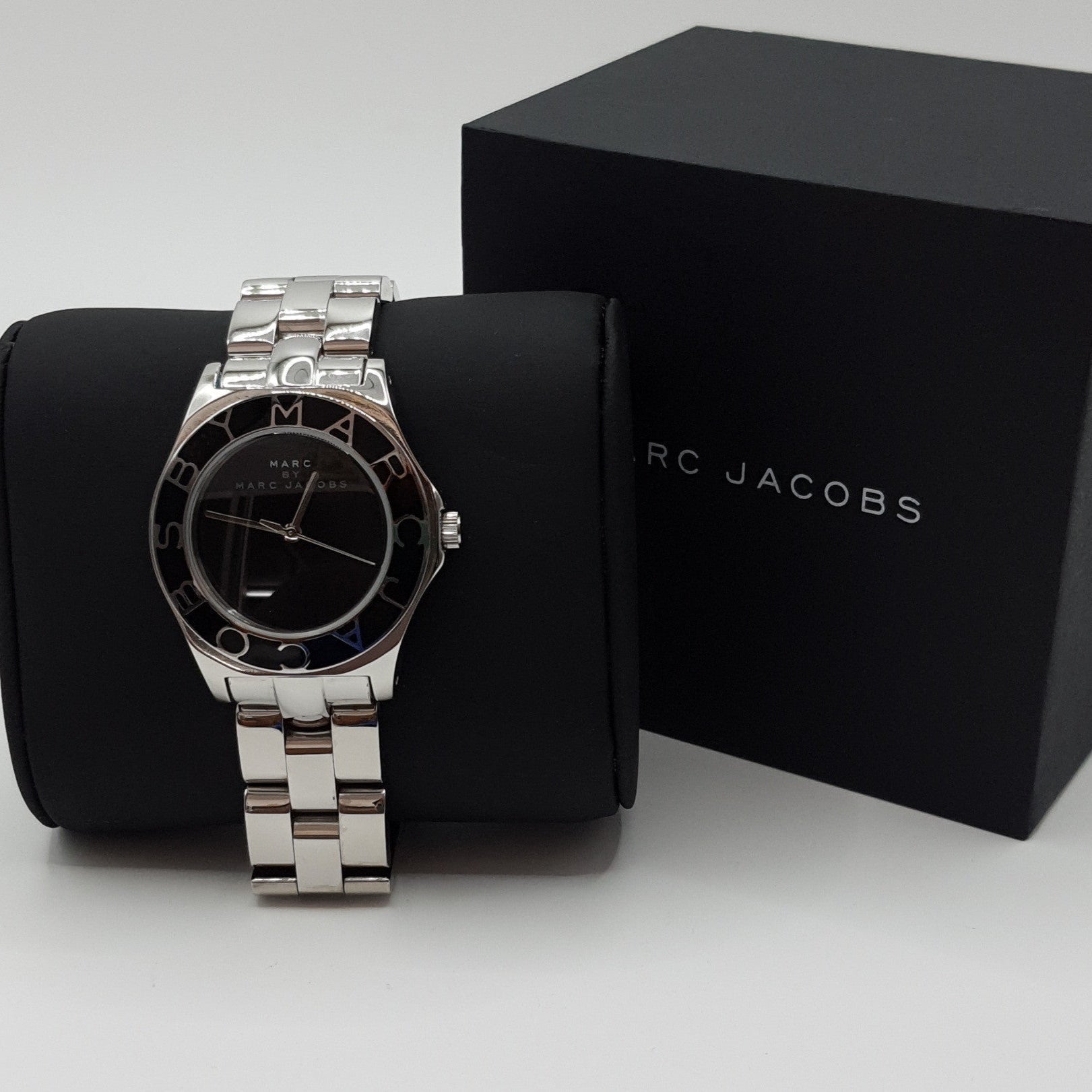  Shop Authentic Marc Jacobs Blade Black Dial Silver Steel Strap Watch for Women - MBM3058 - Luxxuri