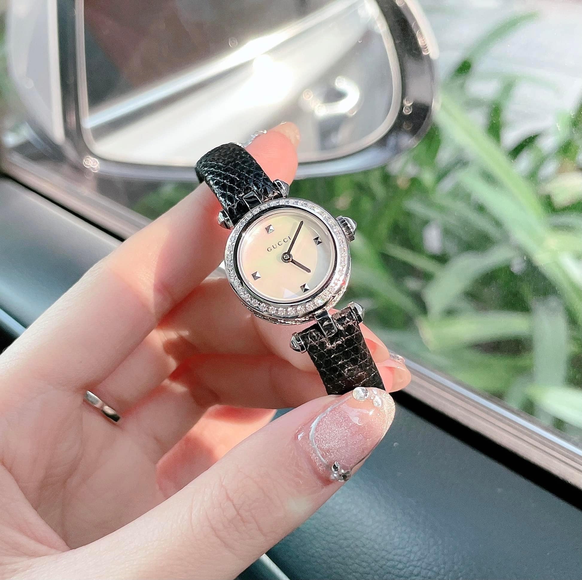  Shop Authentic Gucci Diamantissima Diamonds Mother of Pearl Dial Black Leather Strap Watch For Women - YA141511 - Luxxuri