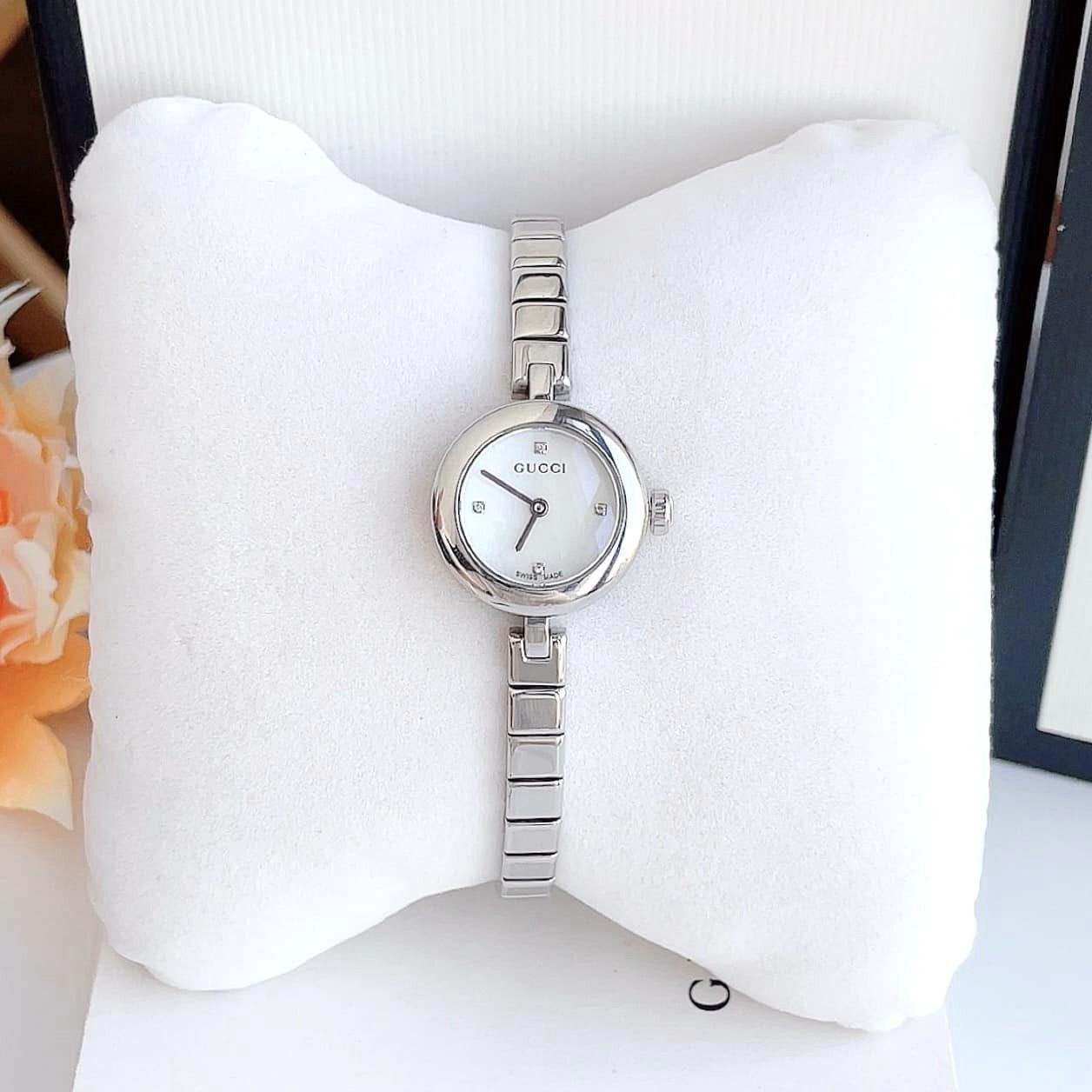  Shop Authentic Gucci Diamantissima Quartz Diamonds White Dial Silver Steel Strap Watch For Women - YA141503 - Luxxuri