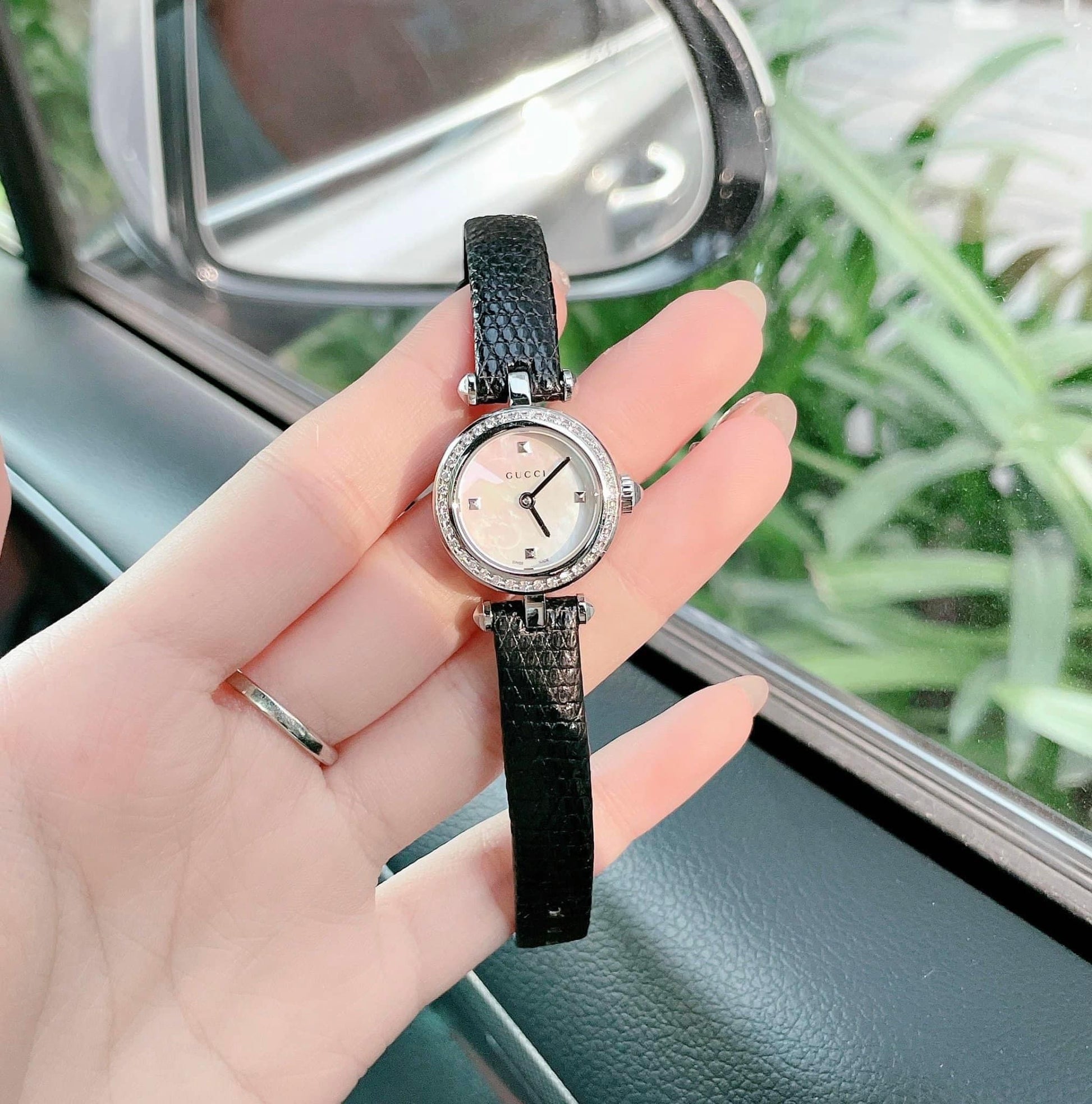  Shop Authentic Gucci Diamantissima Diamonds Mother of Pearl Dial Black Leather Strap Watch For Women - YA141511 - Luxxuri