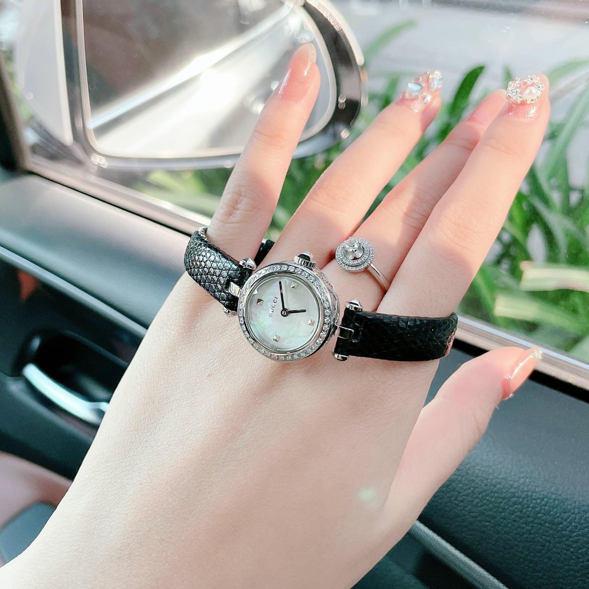  Shop Authentic Gucci Diamantissima Diamonds Mother of Pearl Dial Black Leather Strap Watch For Women - YA141511 - Luxxuri