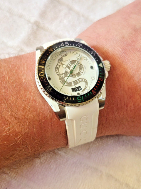  Shop Authentic Gucci Dive Quartz White Dial White Rubber Strap Watch For Men - YA136330 - Luxxuri
