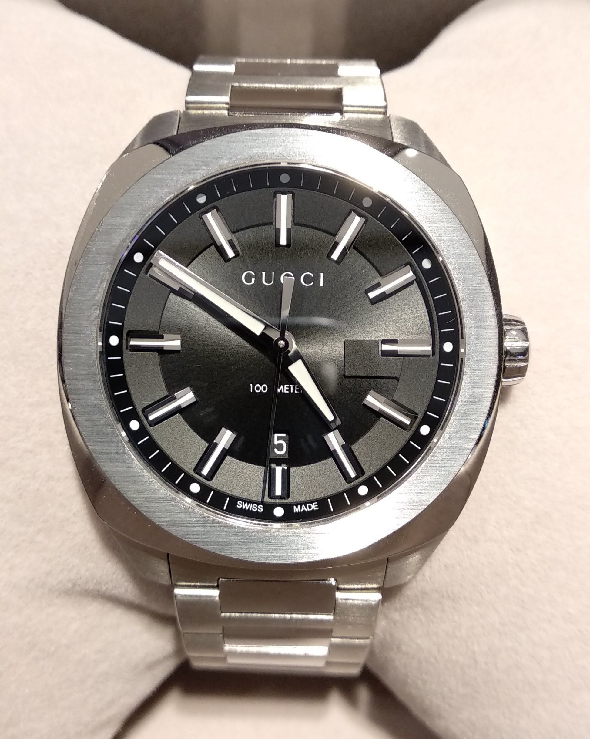  Shop Authentic Gucci GG2570 Quartz Black Dial Silver Steel Strap Watch For Men - YA142301 - Luxxuri