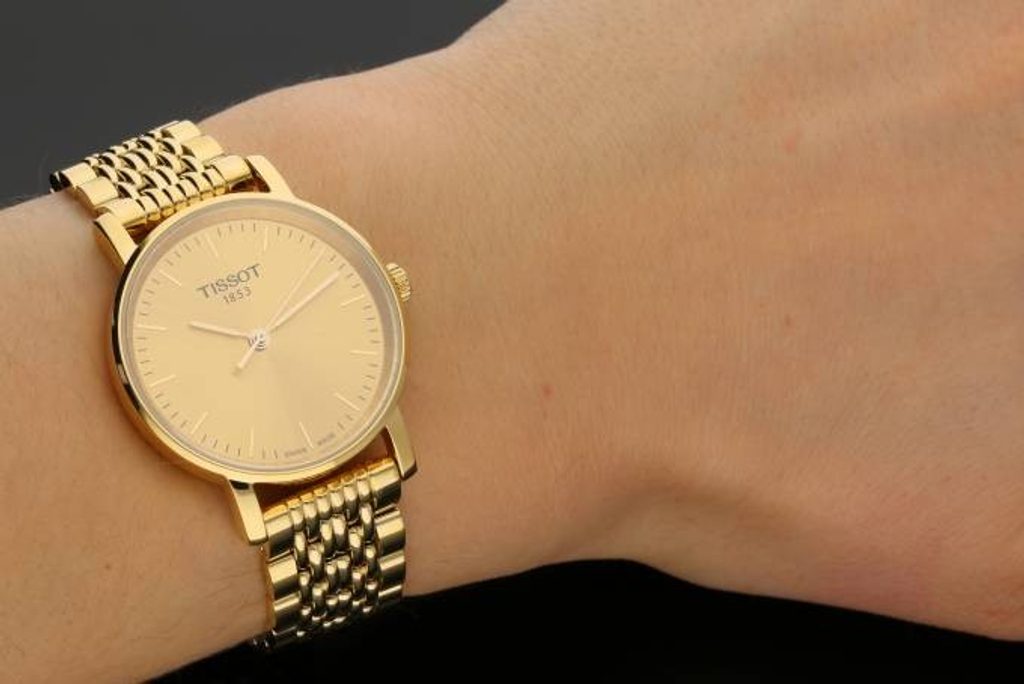  Shop Authentic Tissot T Classic Everytime Desire Small Gold Dial Gold Mesh Bracelet Watch For Women - T109.210.33.021.00 - Luxxuri