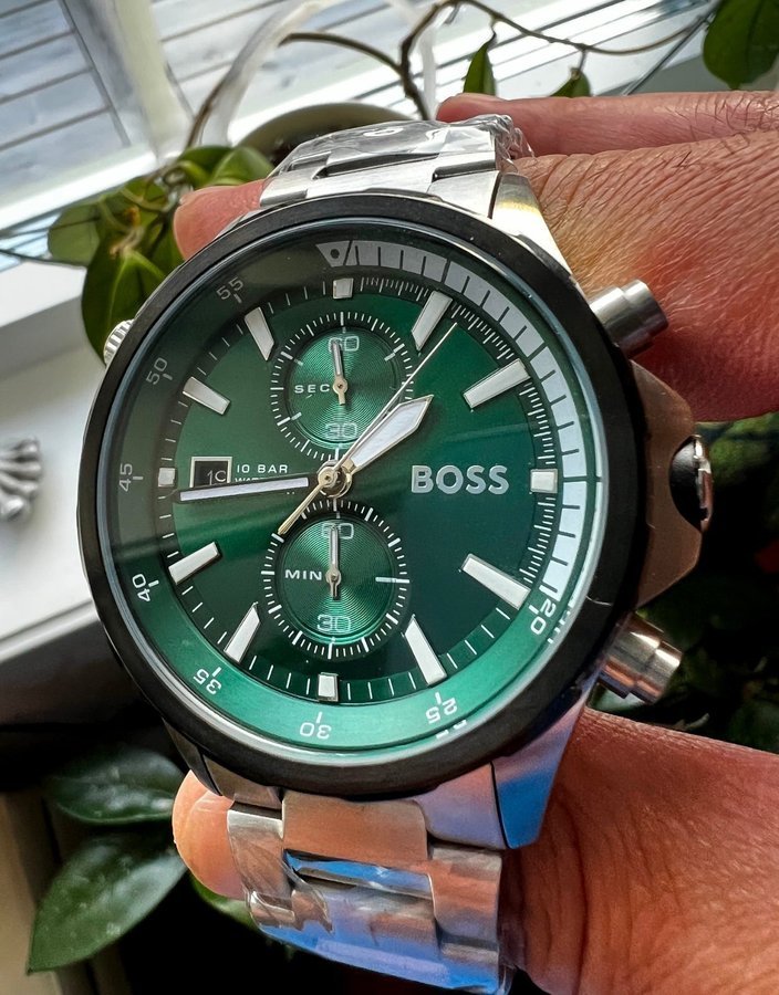  Shop Authentic Hugo Boss Globetrotter Green Dial Silver Steel Strap Watch for Men - 1513930 - Luxxuri