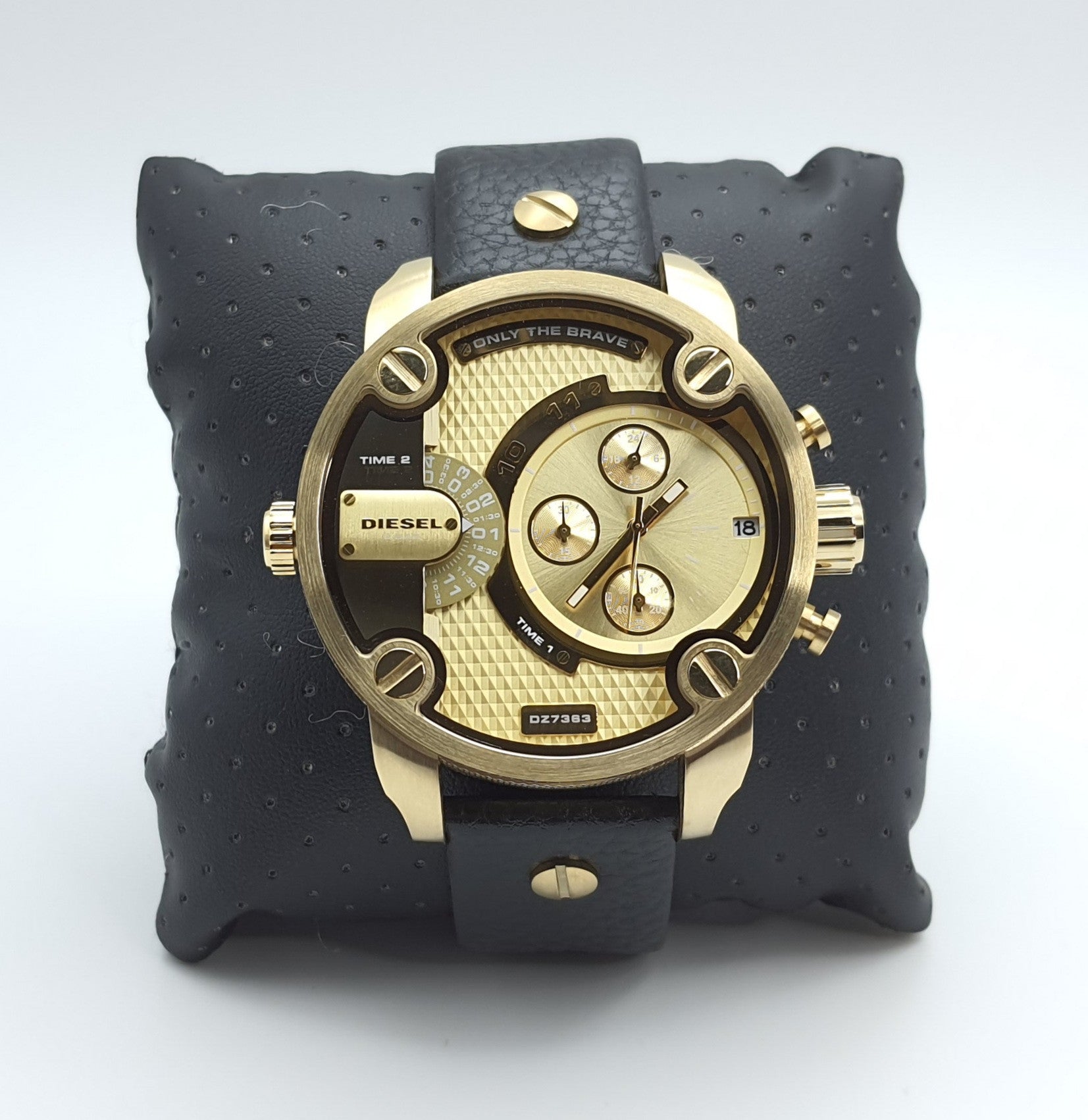  Shop Authentic Diesel Mr Daddy Gold Dial Black Leather Strap Watch For Men - DZ7363 - Luxxuri