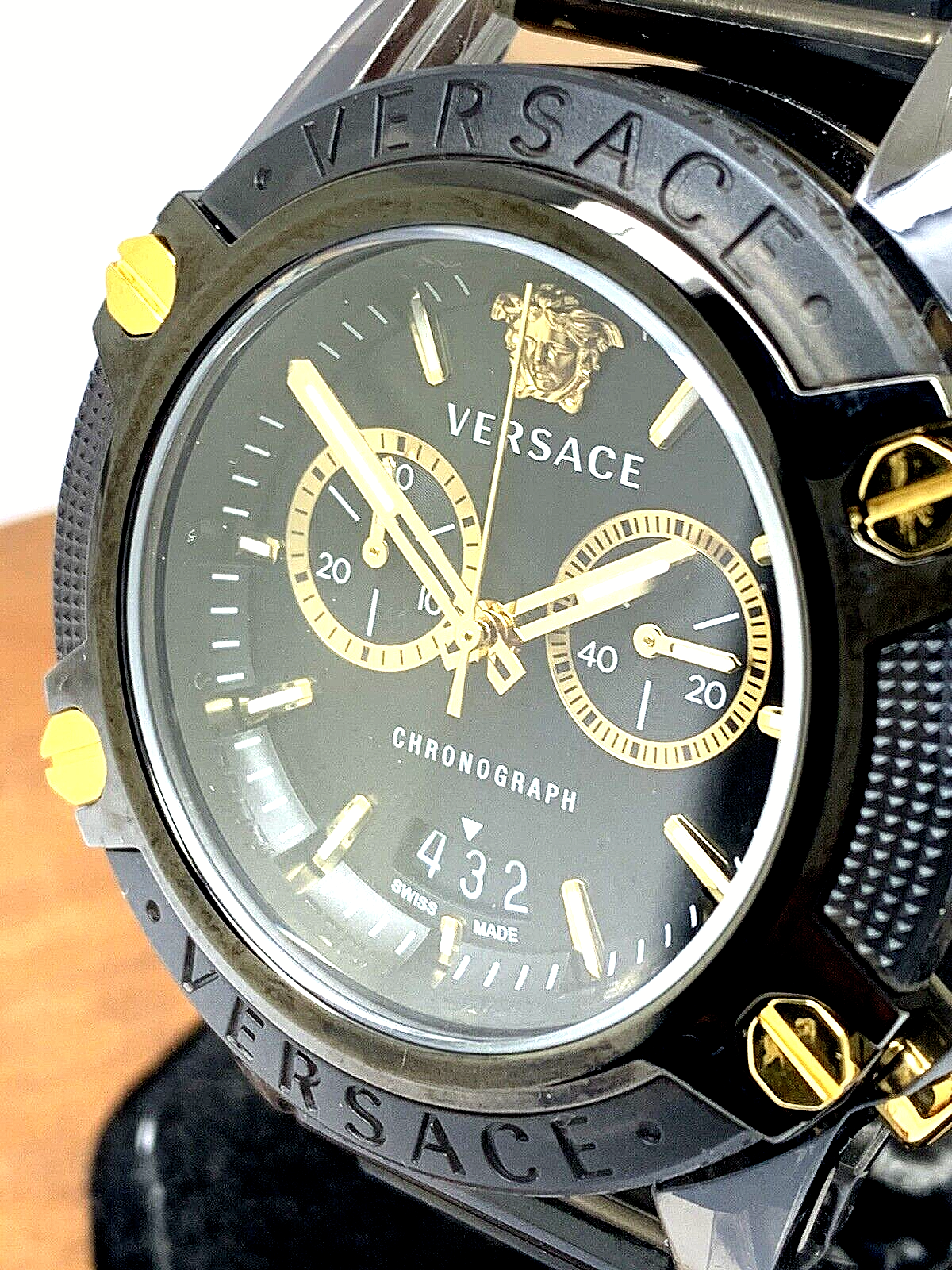  Shop Authentic Versace Icon Active Chronograph Black Dial Black Steel Strap Watch for Men - VEZ700421 - Luxxuri