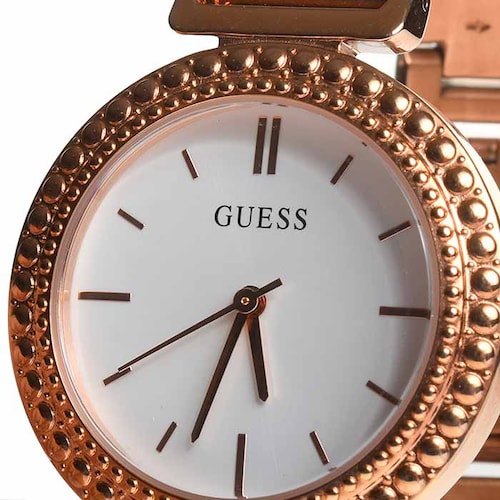  Shop Authentic Guess Monroe Silver Dial Rose Gold Steel Strap Watch For Women - W1152L3 - Luxxuri