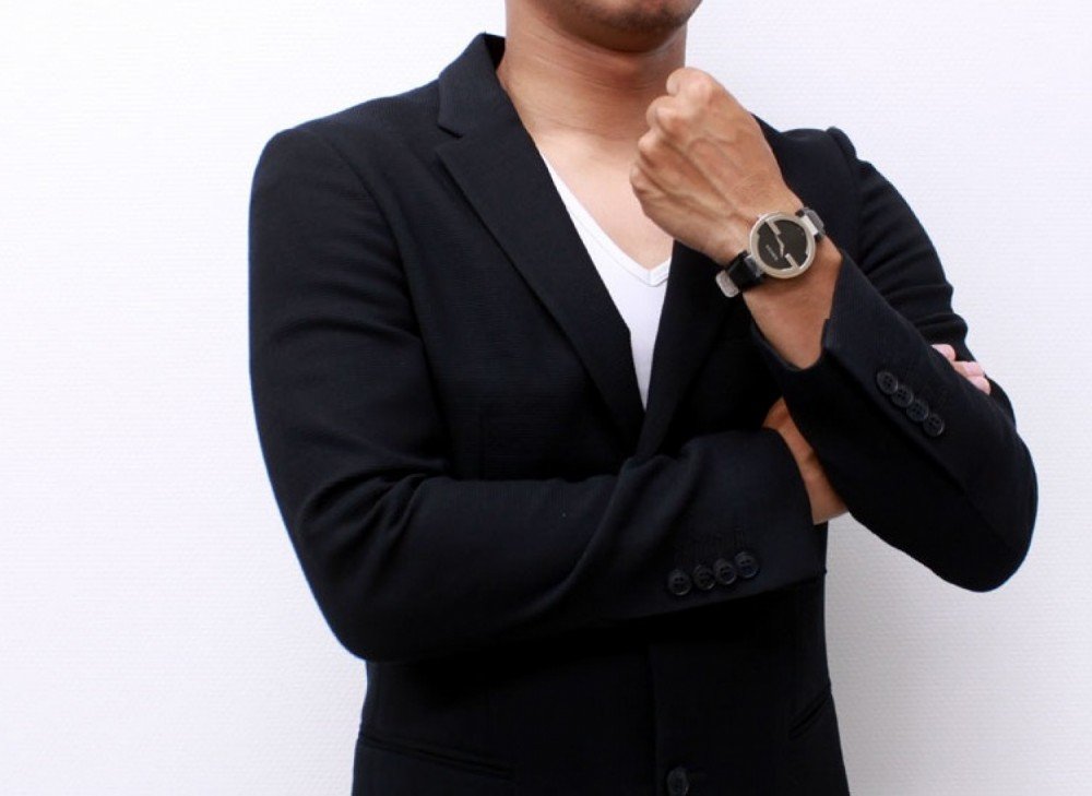  Shop Authentic Gucci G Interlocking Black Dial Black Leather Strap Watch For Women - YA133301 - Luxxuri