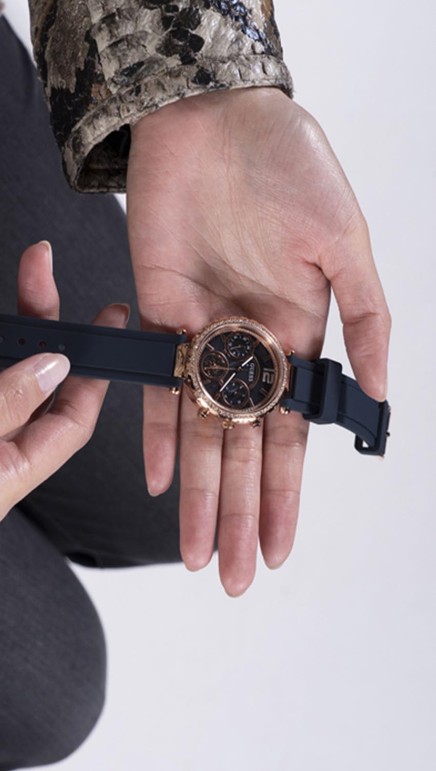  Shop Authentic Guess Solistice Diamonds Roe Gold Dial Black Rubber Strap Watch for Women - GW0484L2 - Luxxuri