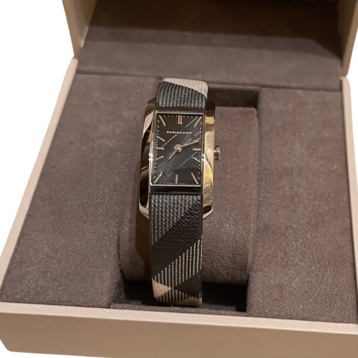  Shop Authentic Burberry The Pioneer Black Dial Leather Strap Watch for Women - BU9505 - Luxxuri